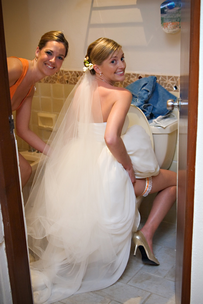 Few unaware upskirts and few different bride photos Archives - VoyeurPapa