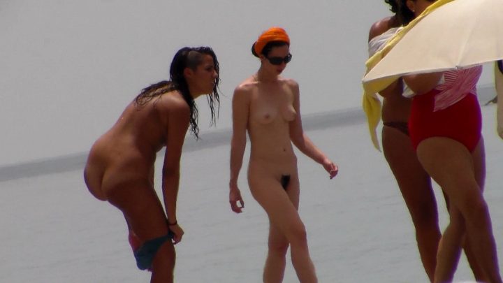 Nude beach – coccozella girls
