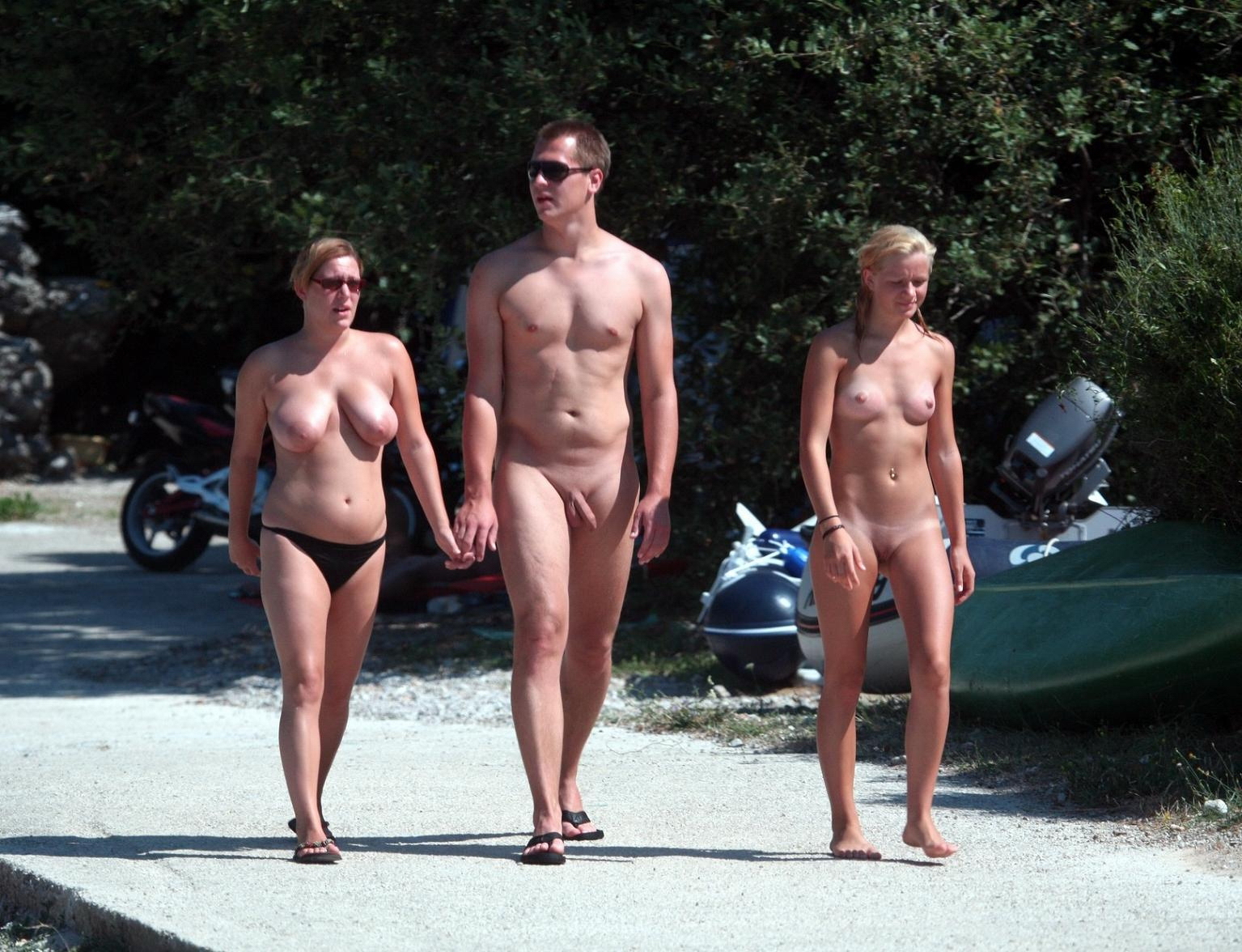 Famille Nudiste