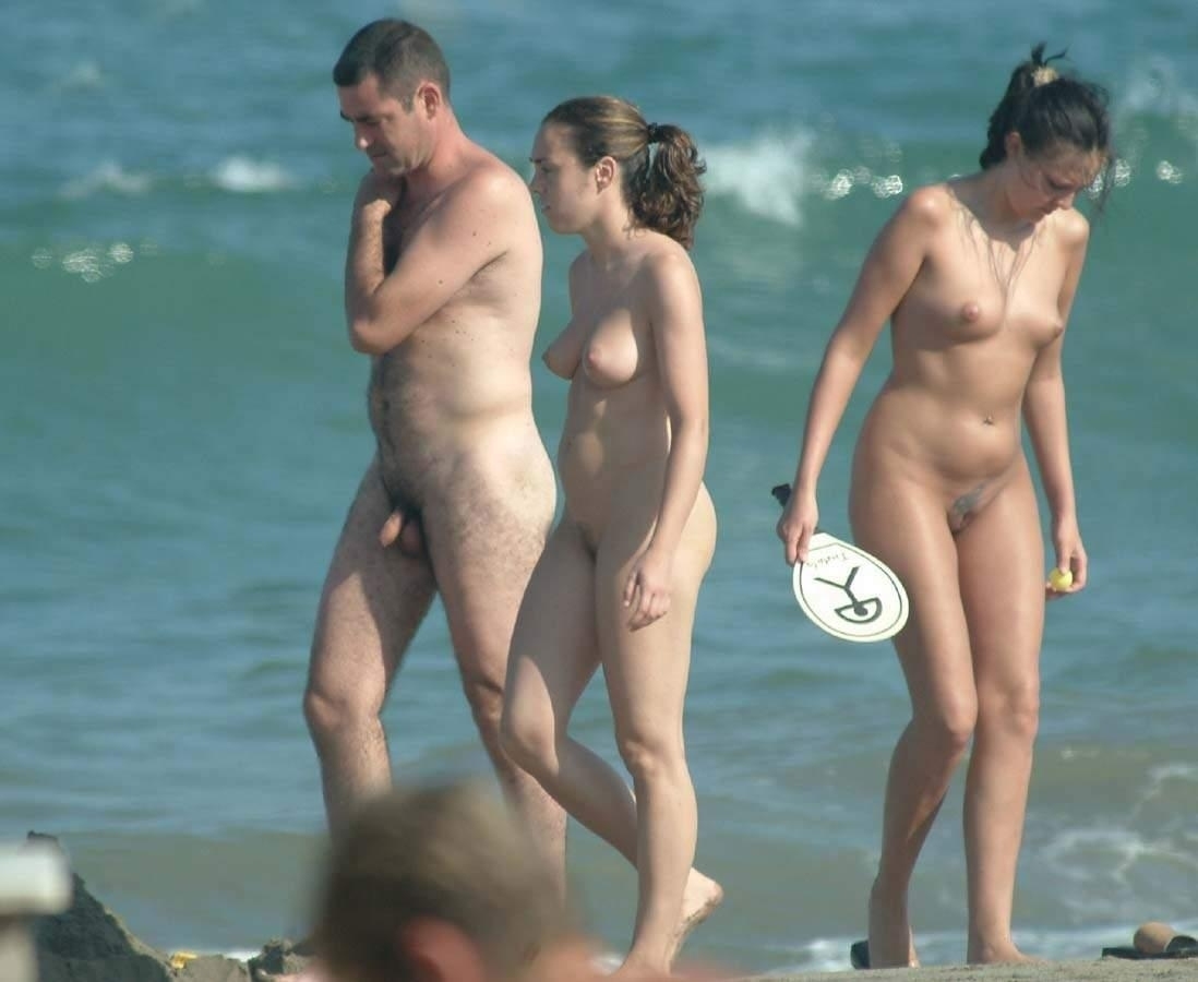 Download Nudists family nude beach from VoyeurPapa, the ultimate voyeur col...