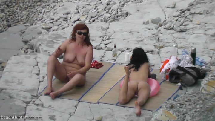 Real Amateur video of spying on nudists at the beach