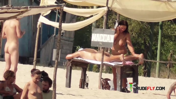 A public plage can’t keep these teen naturists down