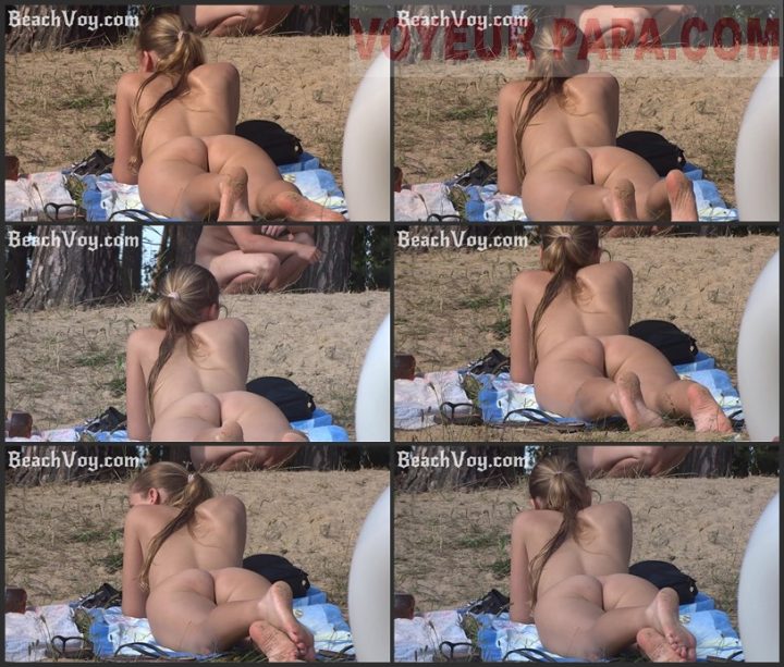 !!BONUS VEEKEND VIDEO!!BEACH VOY!!Blonde Nude On The Beach With Partner