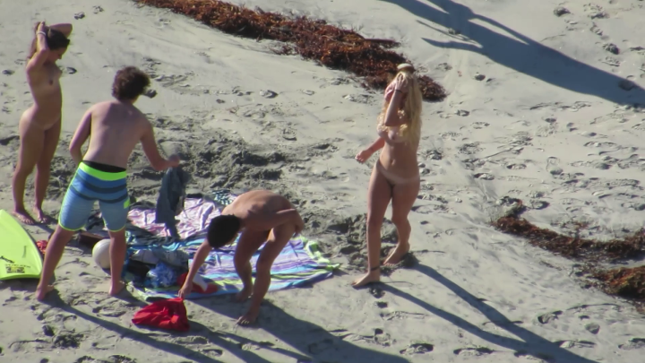 Blacks Beach-Nude Stunner