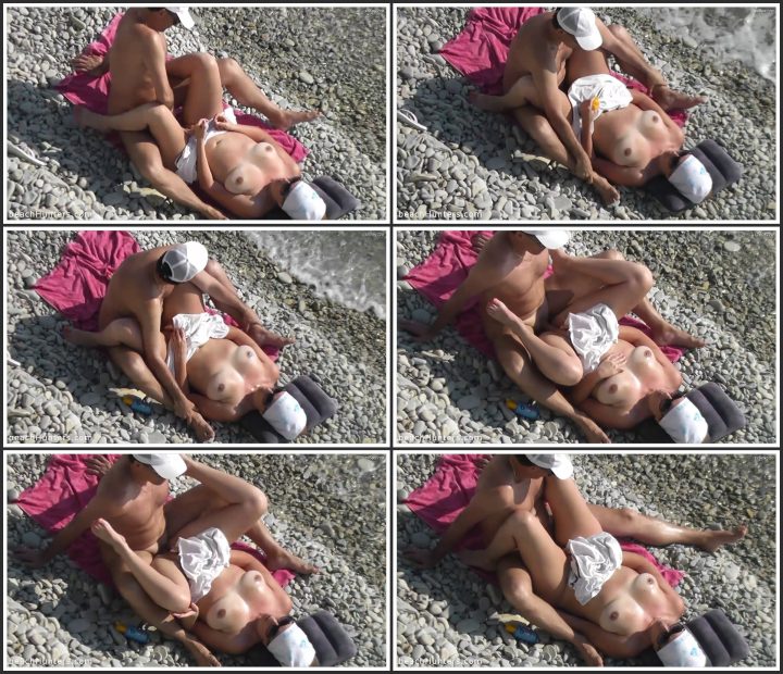 Sex caught on the beach
