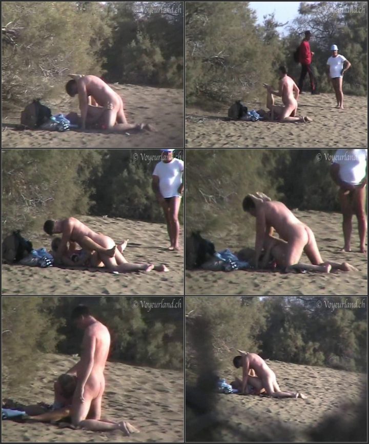 Voyeur caught group sex on a beach