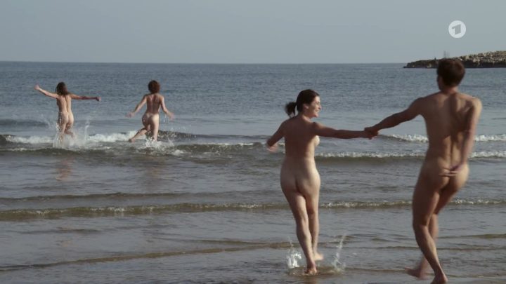 Esther Zimmering, Janina Rudenska, Elisabeth-Marie Leistikow – Ins Blaue (2012) HD 1080p