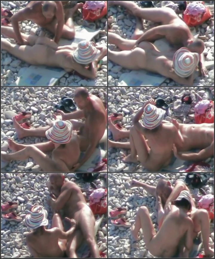 Pussy fingering caught on the beach