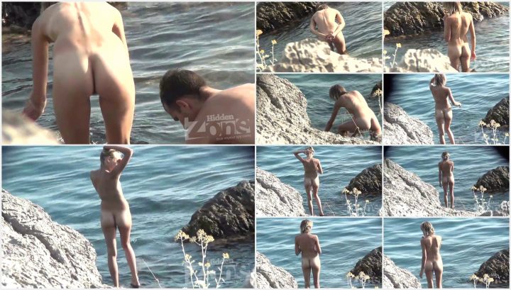 Naked goldilocks spied on the beach