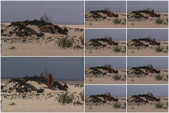 Voyeur peeps on beach sex form bushes