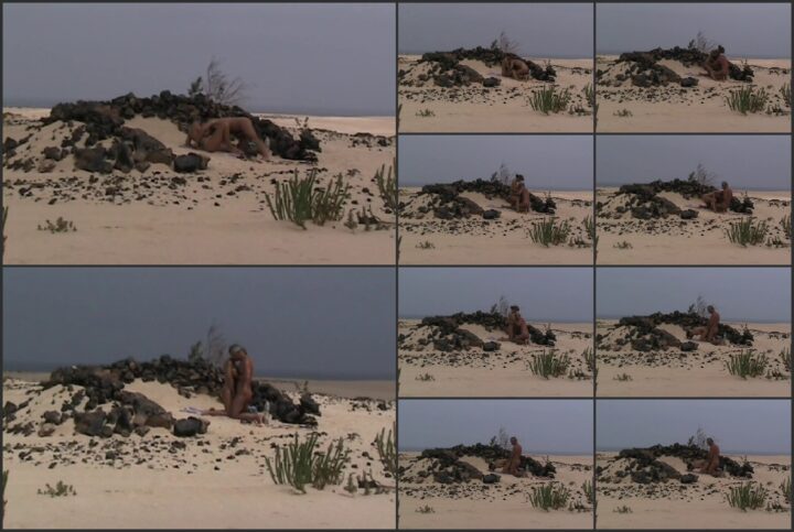 Missionary sex caught on the beach