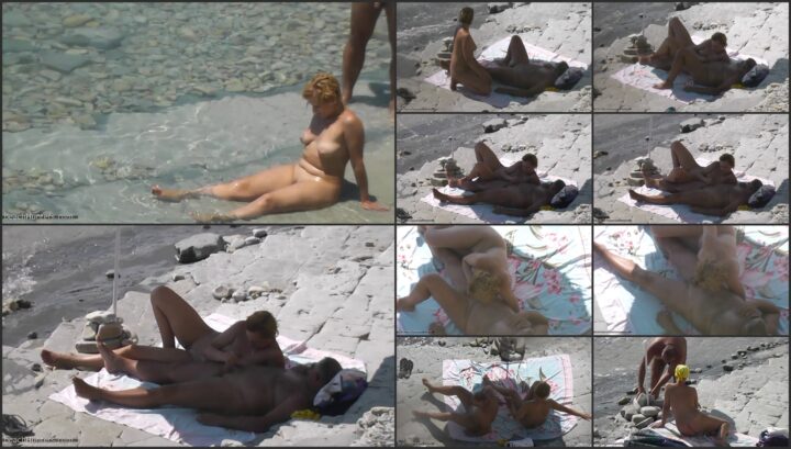 Relaxed couple started to fuck