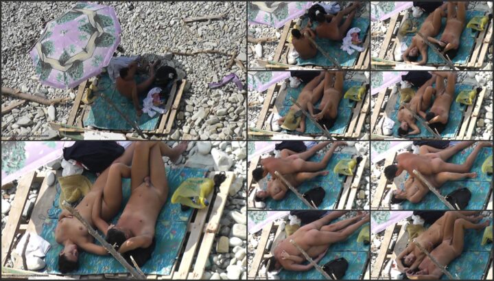 Relaxed couple started to fuck