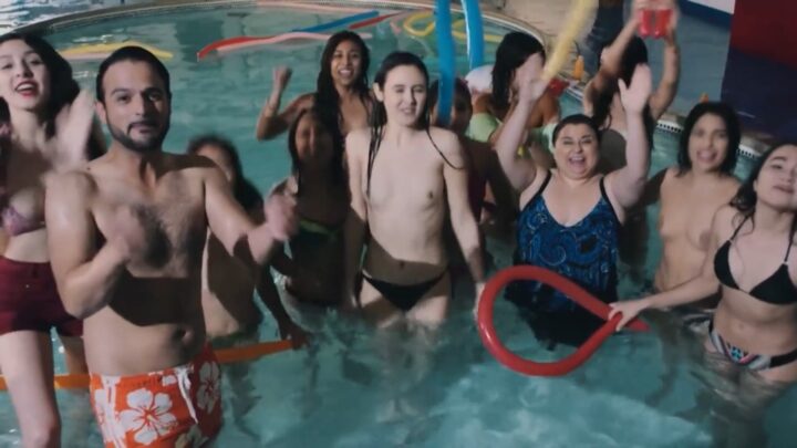 Andrea Portugal, etc – Levantate Papito (2018) HD 1080p