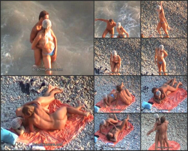 Voyeur caught a couple on the beach