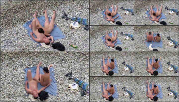 Spying a nudist couple