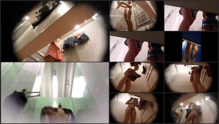 Perfect babe spied in the shop 261