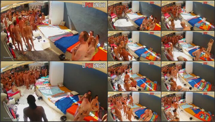 Sex in swingers club 67