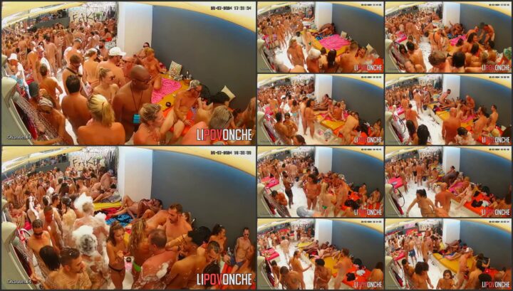 Sex in swingers club 79